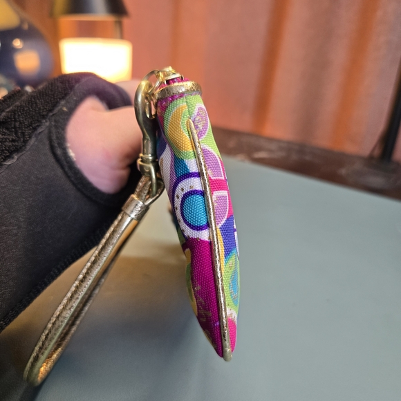 COACH EUC Poppy Graffiti Y2K Wristlet - Picture 8 of 8